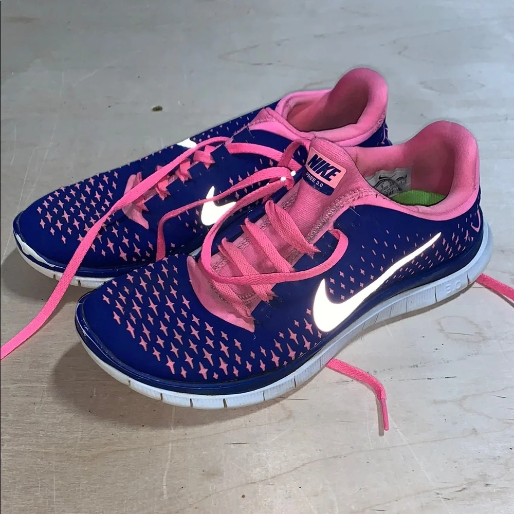 Nike Blue and Pink Athletic Shoes with Breathable Mesh‎ - size 8.5 - 3183
